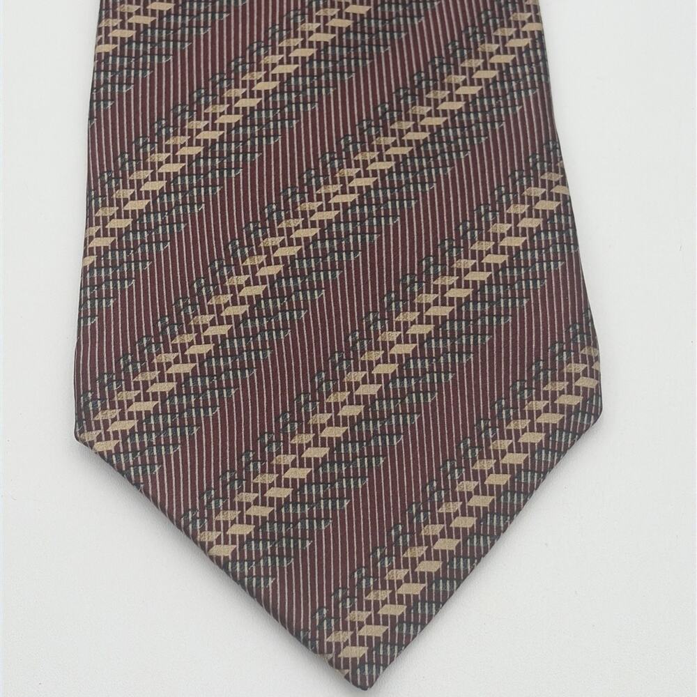 DKNY Grey Maroon Tan Geometric Pattern Men's Silk Neck Tie 60"